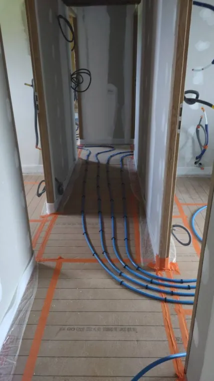 Installation plancher chauffant à Vandeins, Vandeins, B2G Electricité